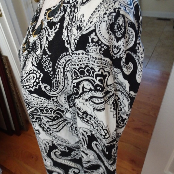 Black/White Paisley L. Sleeve Top-Size M - Picture 4 of 8